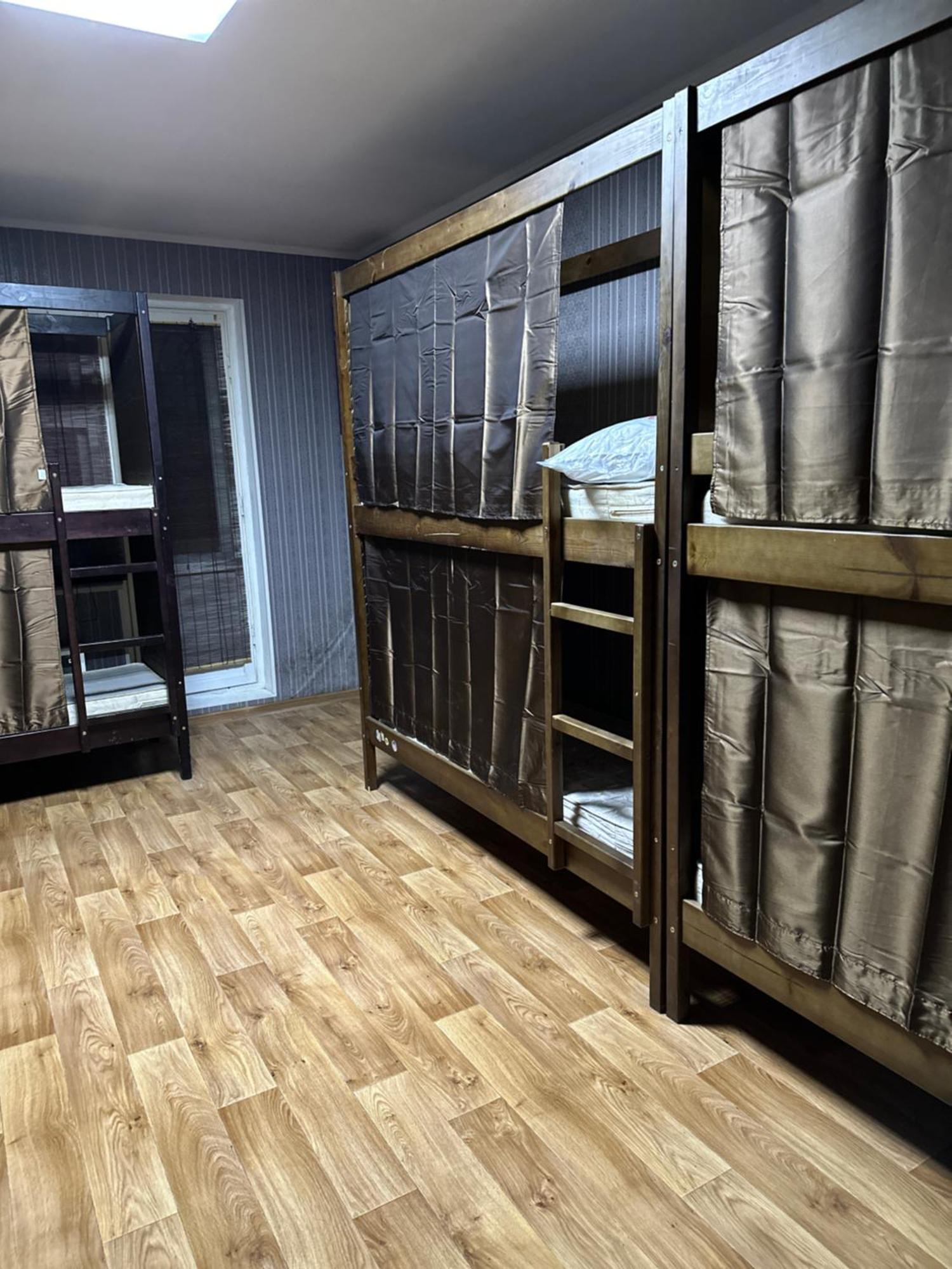 Ararat-Poznyaki Hostel Kiev Extérieur photo
